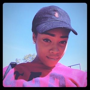 Meet your Posher, Raven